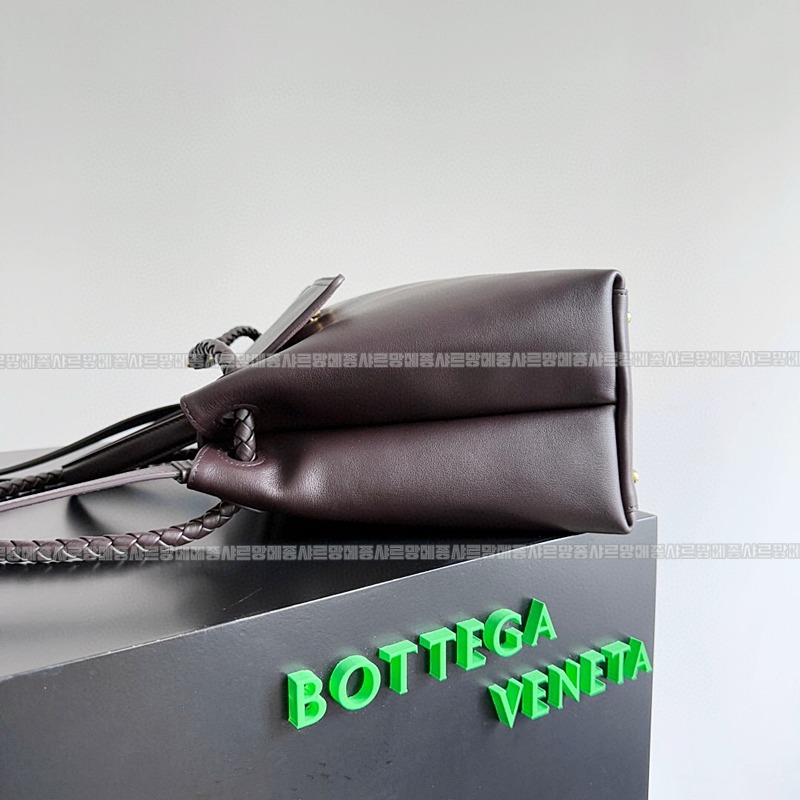 보테가베네타차오차오미디움 20260219-153355-003루.jpg