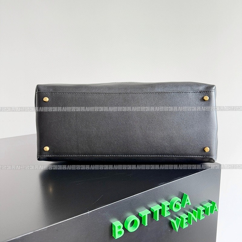 보테가베네타차오차오미디움 20260219-153800-004루.jpg