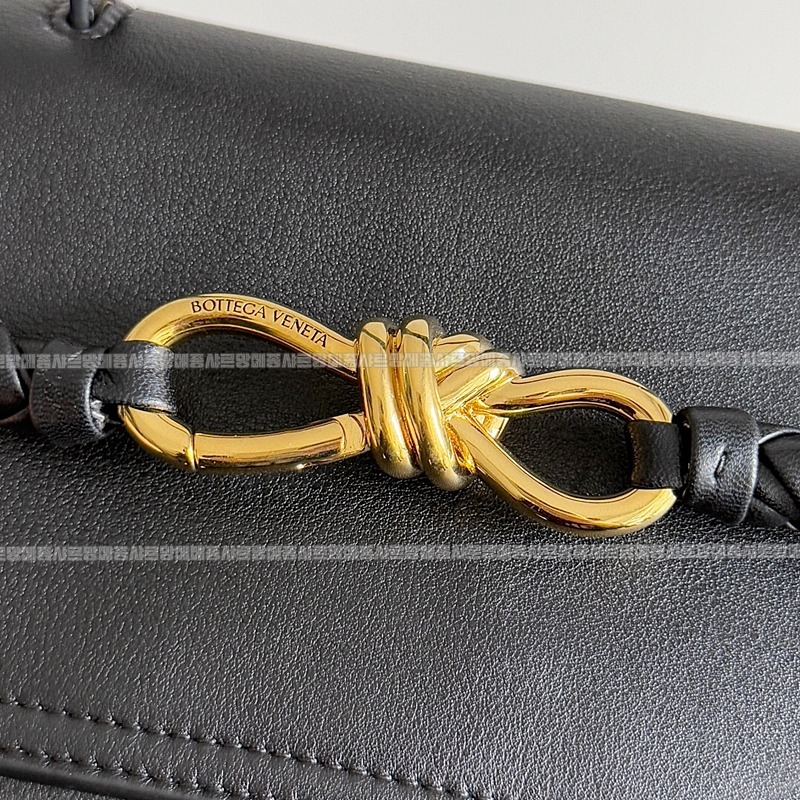 보테가베네타차오차오미디움 20260219-153800-005루.jpg