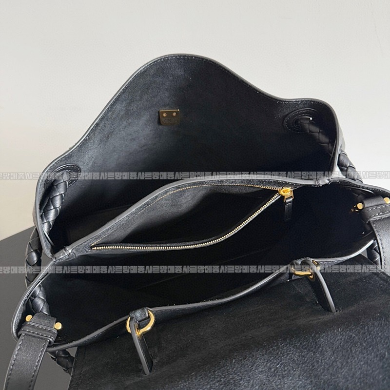 보테가베네타차오차오미디움 20260219-153801-009루.jpg