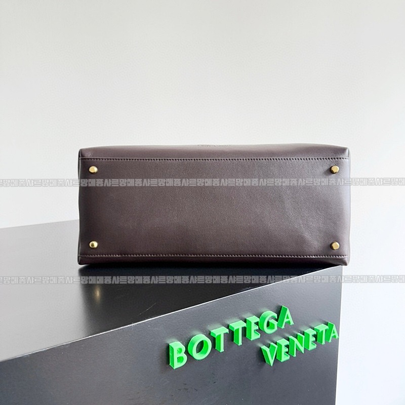 보테가베네타차오차오미디움 20260219-153942-004루.jpg