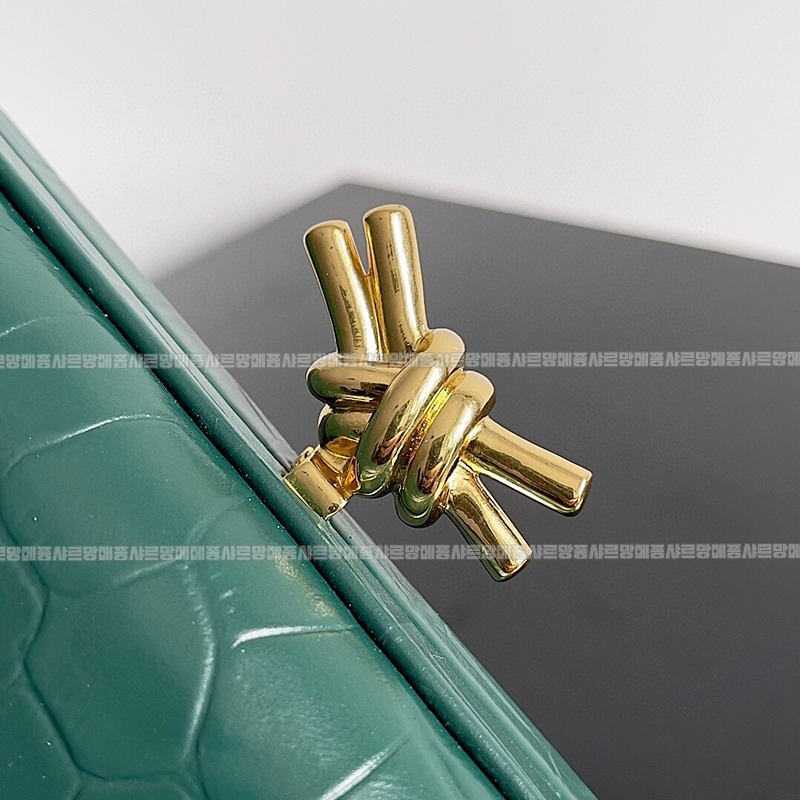 보테가베네타놋크로커다일  20260220-161938-004루.jpg