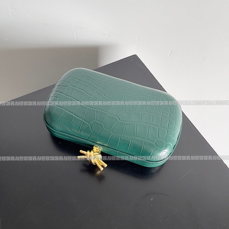 보테가베네타놋크로커다일  20260220-161939-006루.jpg