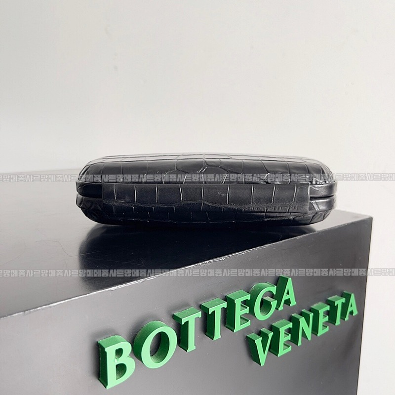 보테가베네타놋크로커다일  20260220-162209-003루.jpg