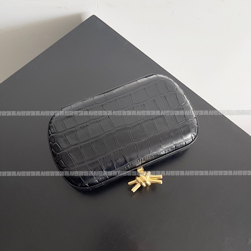 보테가베네타놋크로커다일  20260220-162209-006루.jpg