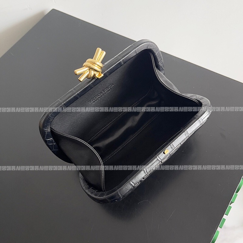 보테가베네타놋크로커다일  20260220-162210-009루.jpg