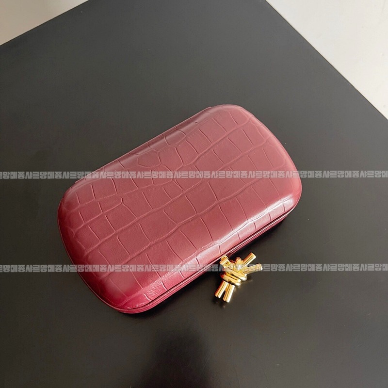 보테가베네타놋크로커다일  20260220-162400-005루.jpg