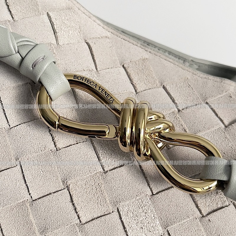 보테가베네타안지아모미디움 20260221-124245-005루.jpg