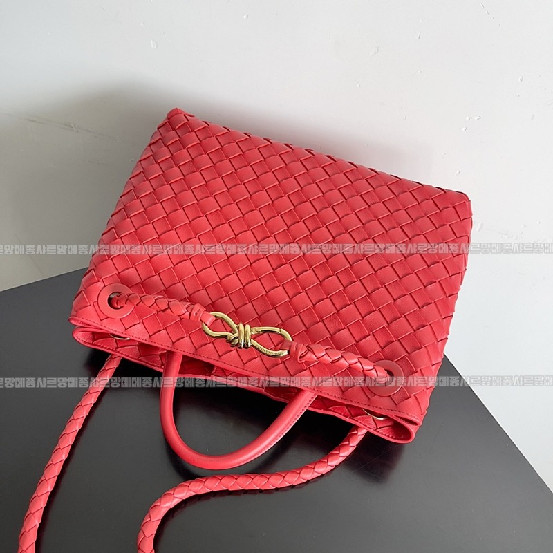 보테가베네타안지아모미디움 20260221-125155-005루.jpg