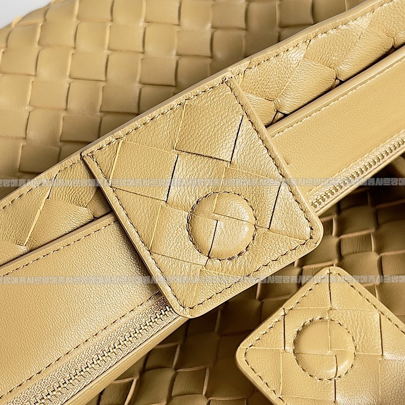 보테가베네타안지아모미디움 20260221-130925-007루.jpg