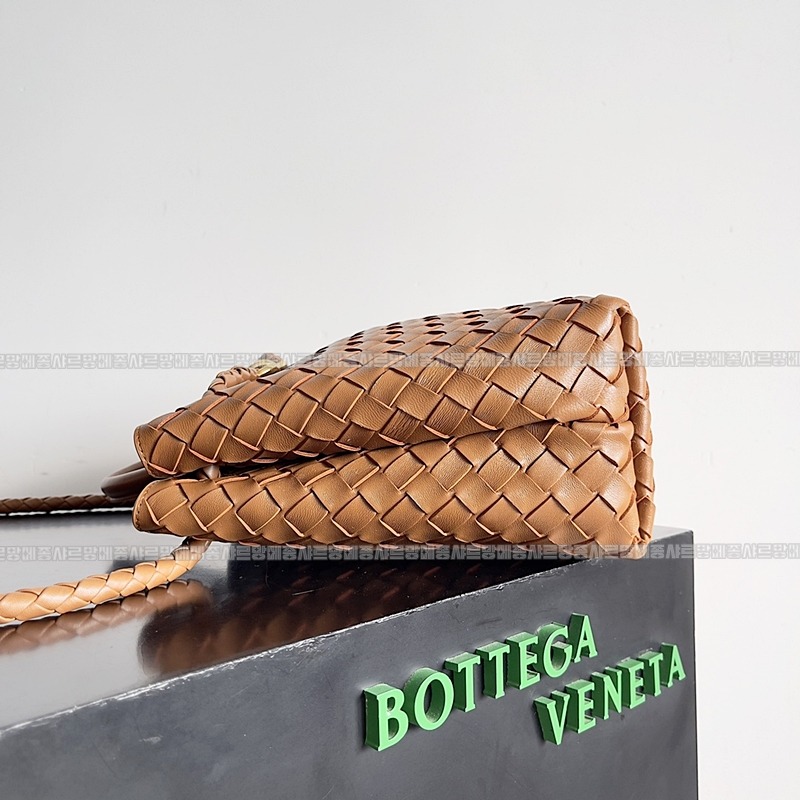 보테가베네타안지아모미디움 20260221-131516-002루.jpg