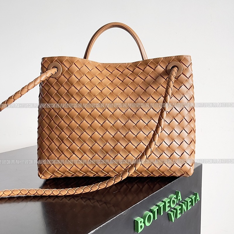 보테가베네타안지아모미디움 20260221-131516-003루.jpg