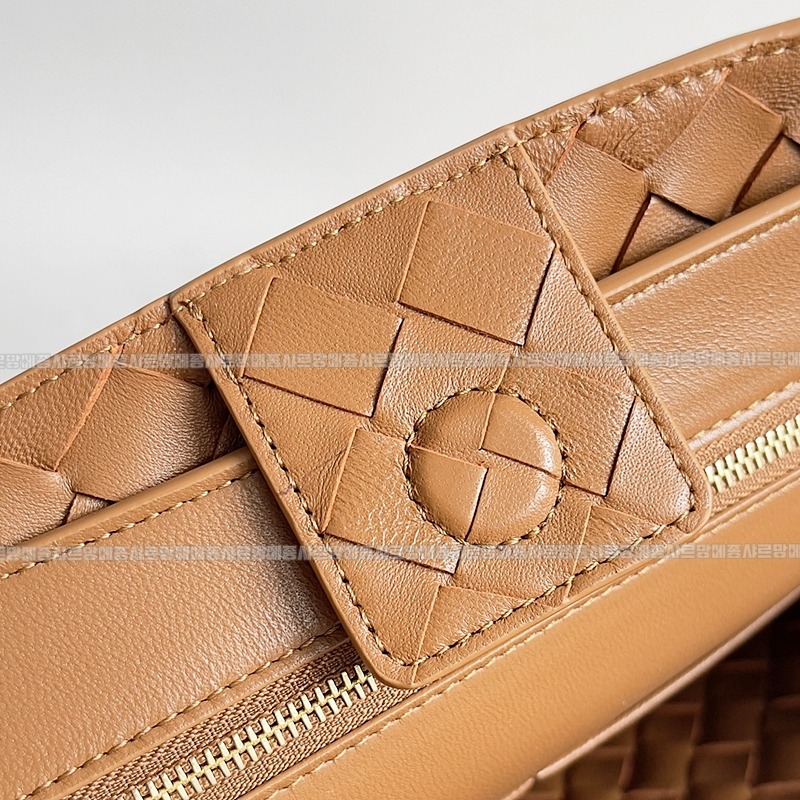 보테가베네타안지아모미디움 20260221-131517-007루.jpg