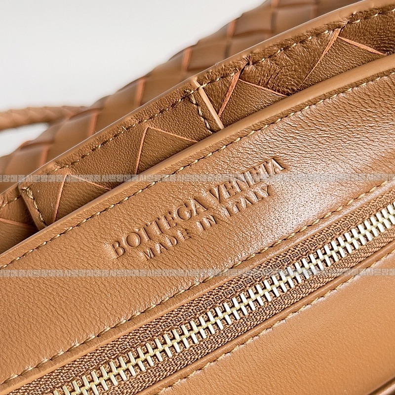 보테가베네타안지아모미디움 20260221-131517-008루.jpg