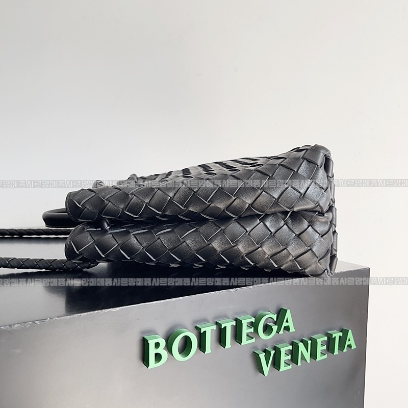 보테가베네타안지아모미디움 20260221-131715-003루.jpg