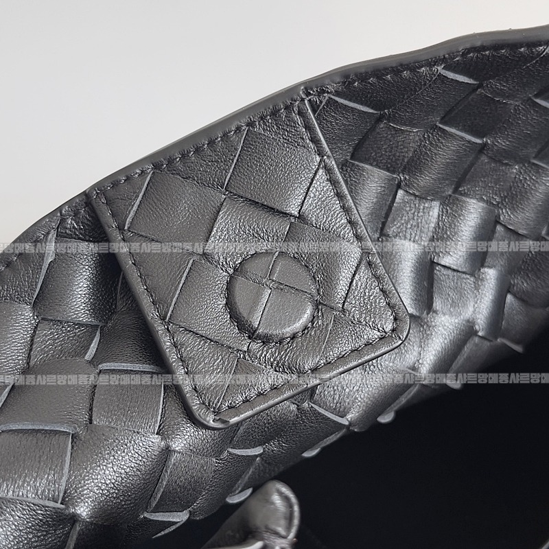 보테가베네타안지아모미디움 20260221-131715-007루.jpg