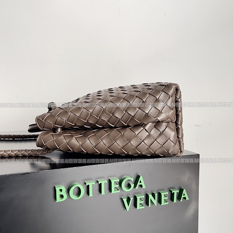 보테가베네타안지아모미디움 20260221-133536-003루.jpg