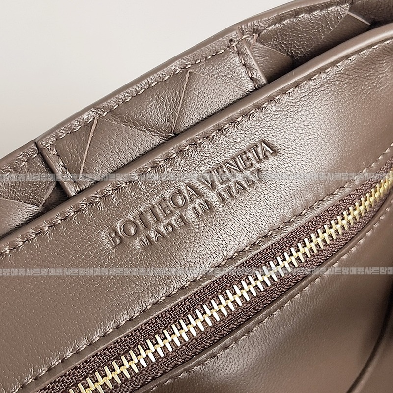 보테가베네타안지아모미디움 20260221-133536-008루.jpg