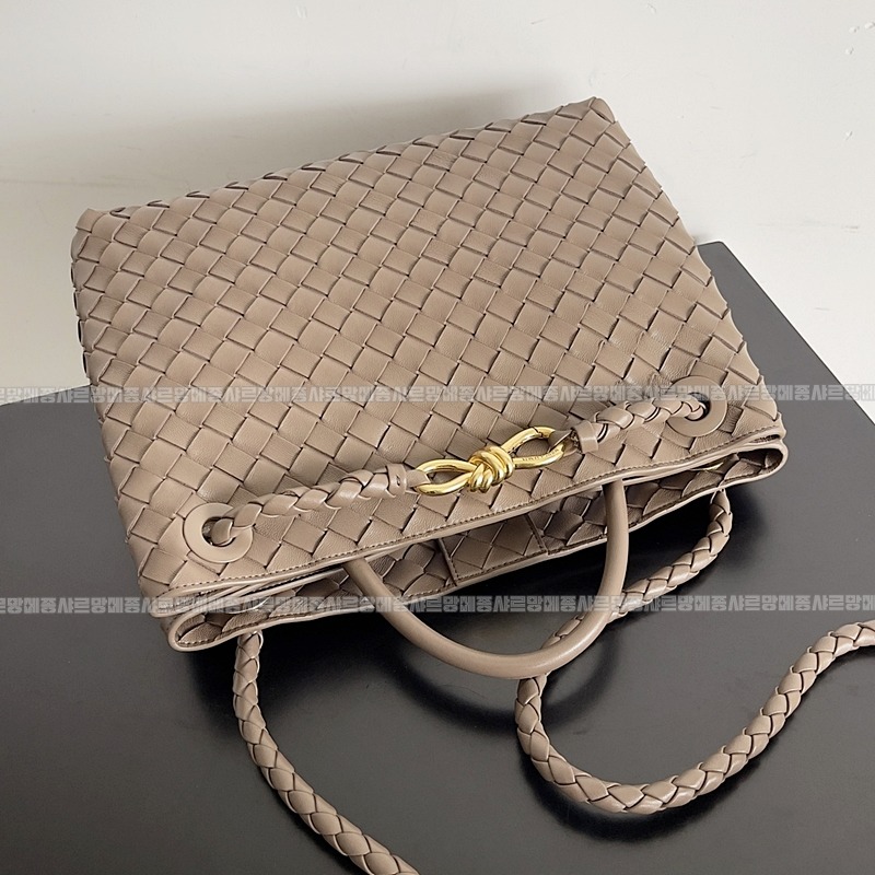 보테가베네타안지아모미디움 20260221-142347-005루.jpg