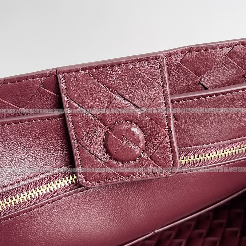 보테가베네타안지아모미디움 20260221-142640-007루.jpg