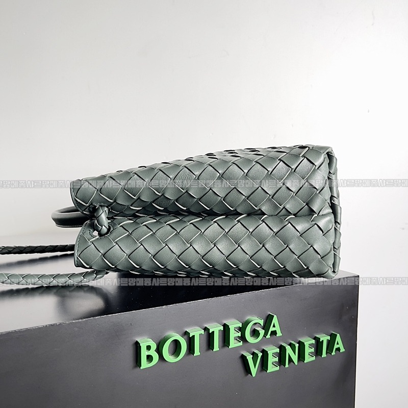 보테가베네타안지아모미디움 20260221-142843-003루.jpg