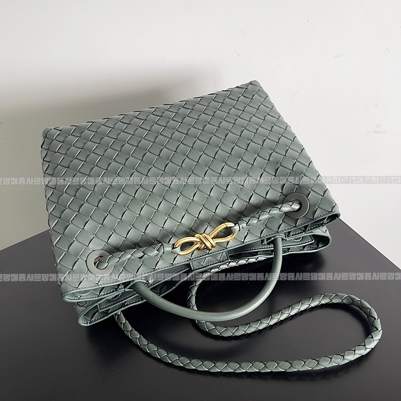 보테가베네타안지아모미디움 20260221-142843-005루.jpg