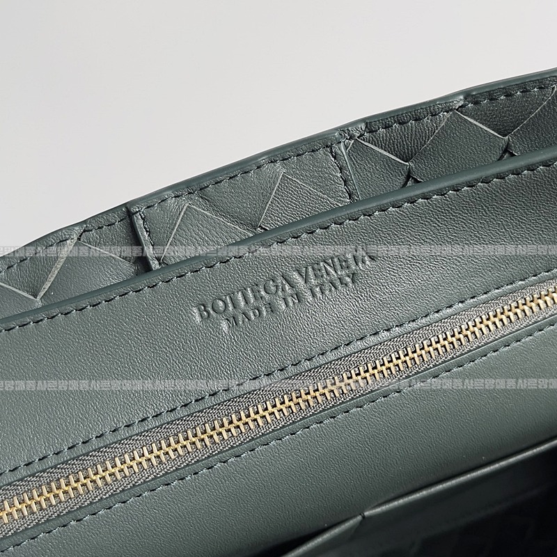 보테가베네타안지아모미디움 20260221-142844-008루.jpg