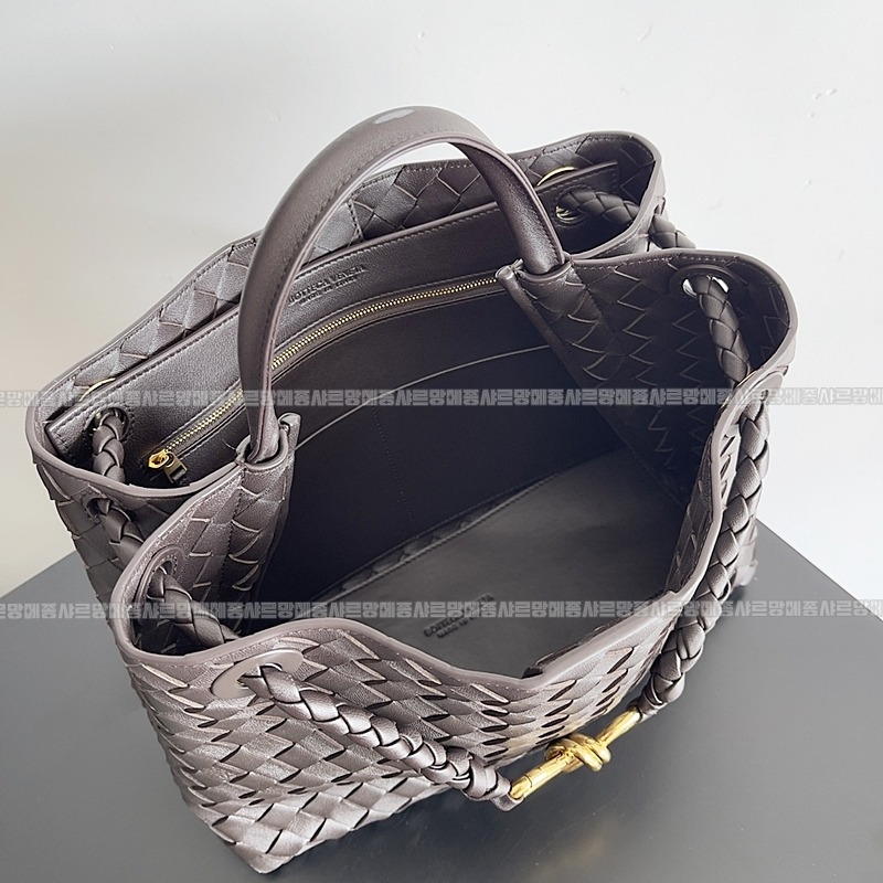 보테가베네타안지아모미디움 20260221-143257-009루.jpg