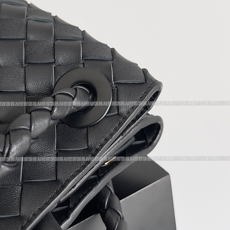 보테가베네타안지아모미디움 20260221-144342-009루.jpg