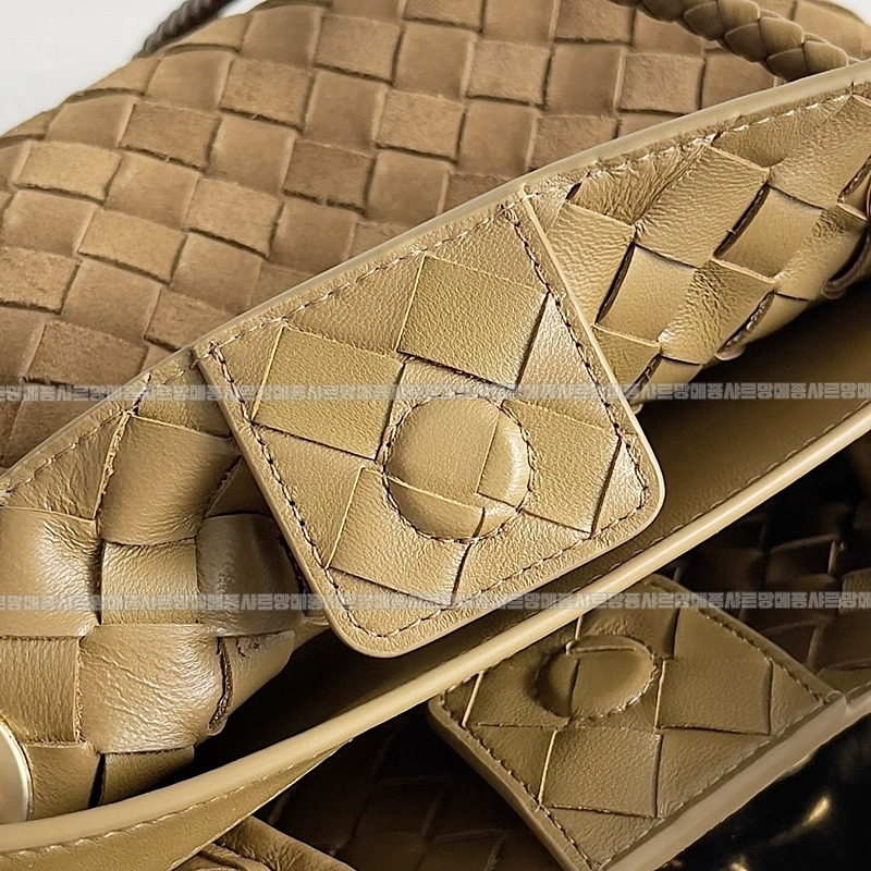 보테가베네타안지아모스몰 20260221-144835-007루.jpg