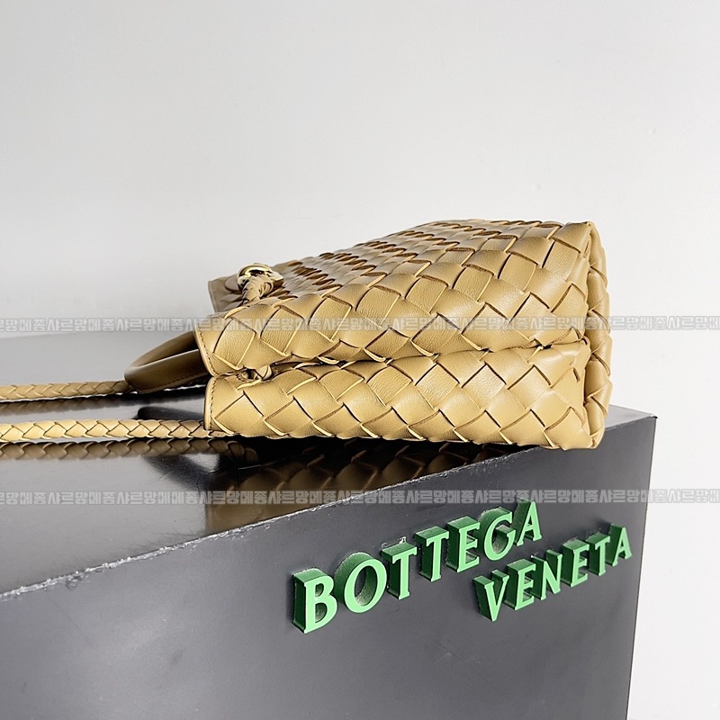 보테가베네타안디아모스몰 20260221-152841-003루.jpg