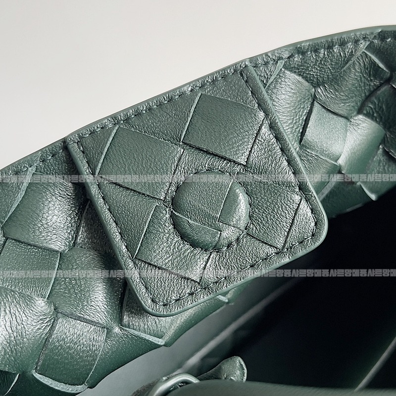 보테가베네타안디아모스몰 20260221-154309-007루.jpg