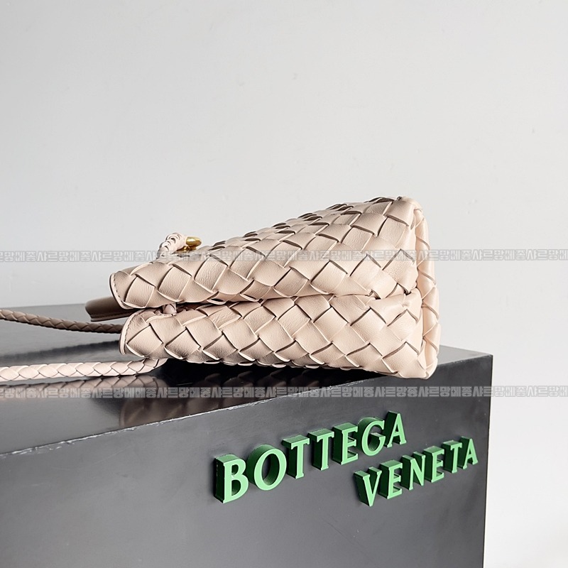 보테가베네타안디아모스몰 20260221-154454-003루.jpg