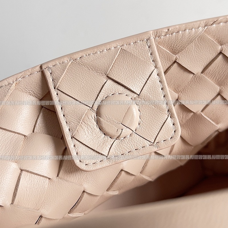 보테가베네타안디아모스몰 20260221-154455-007루.jpg