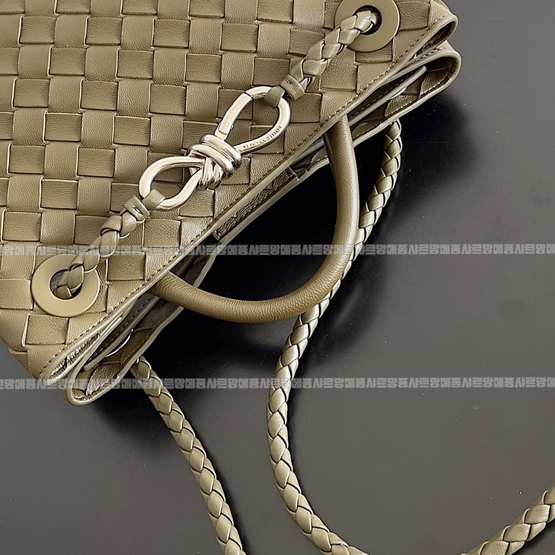 보테가베네타안디아모스몰 20260221-154650-007루.jpg