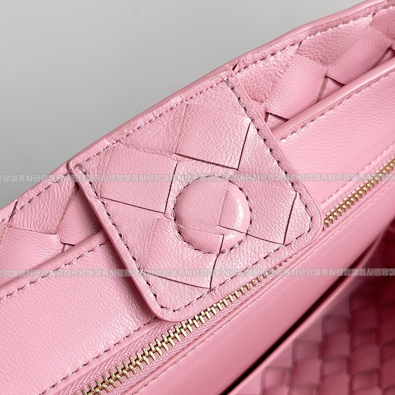 보테가베네타안디아모스몰 20260221-154830-008루.jpg