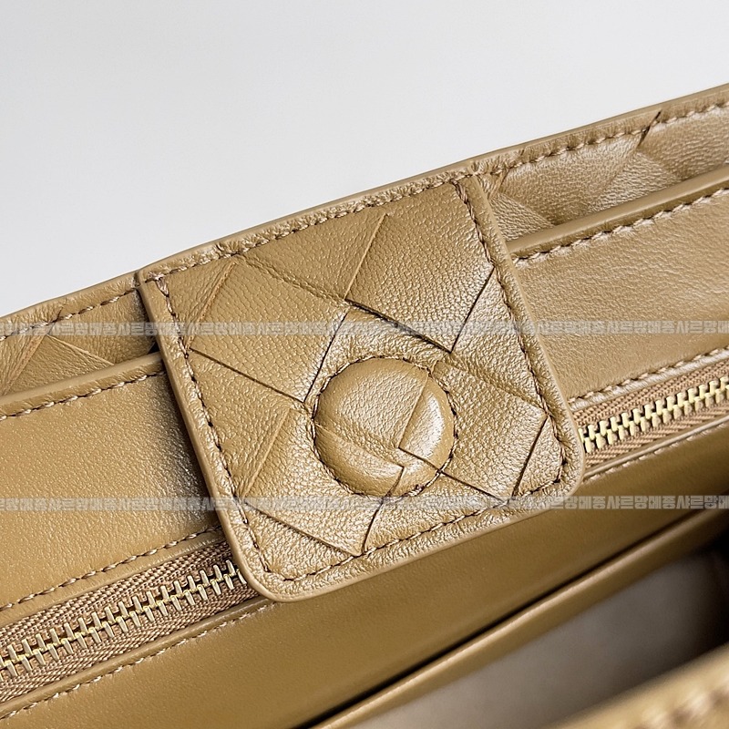 보테가베네타안디아모스몰 20260221-161803-007루.jpg