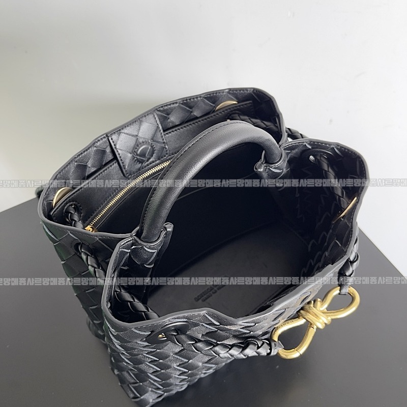 보테가베네타안디아모스몰 20260221-162900-009루.jpg