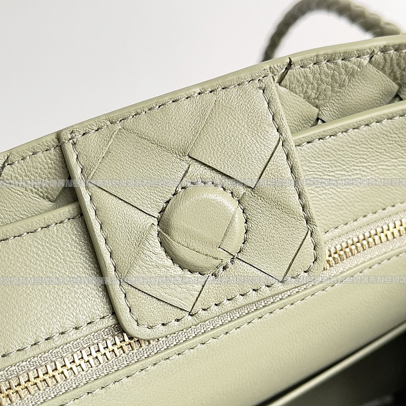 보테가베네타안디아모스몰 20260221-164008-008루.jpg