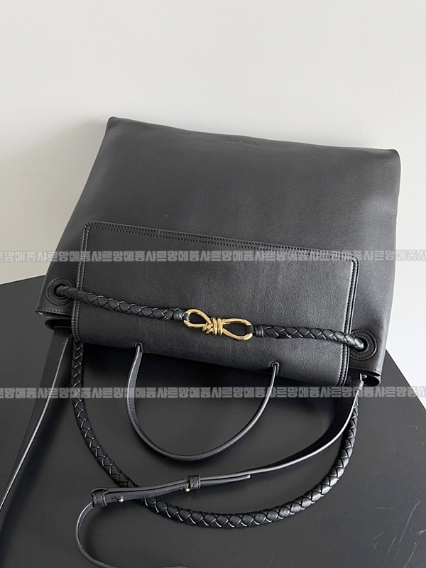 보테가베네타차오차오라지 20260221-164739-007루.jpg