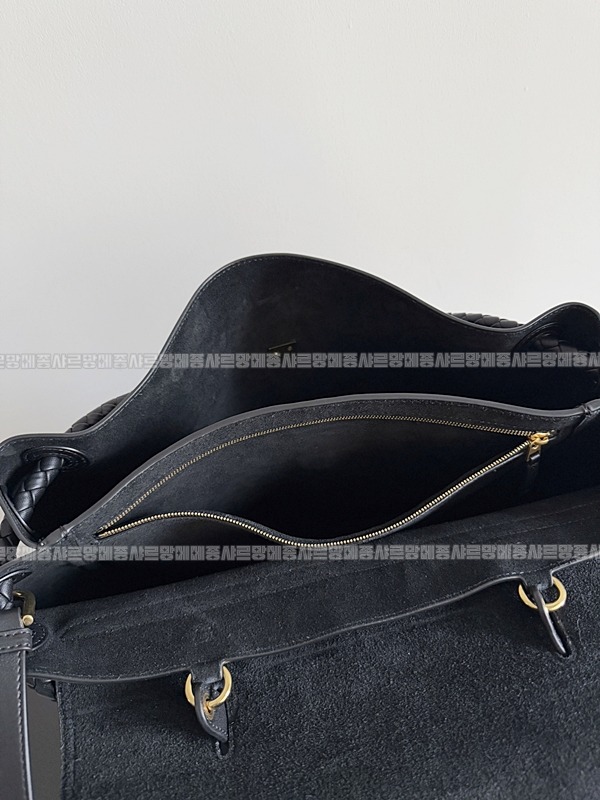 보테가베네타차오차오라지 20260221-164739-009루.jpg