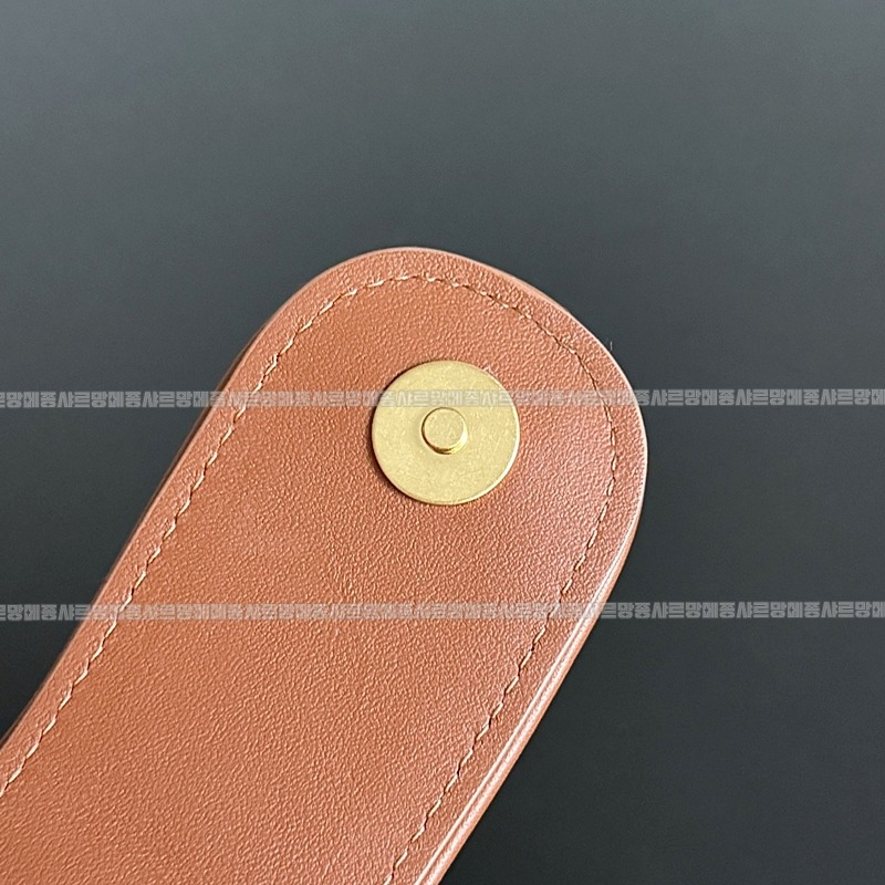 보테가베네타로렌미디움 20260221-165629-005루.jpg