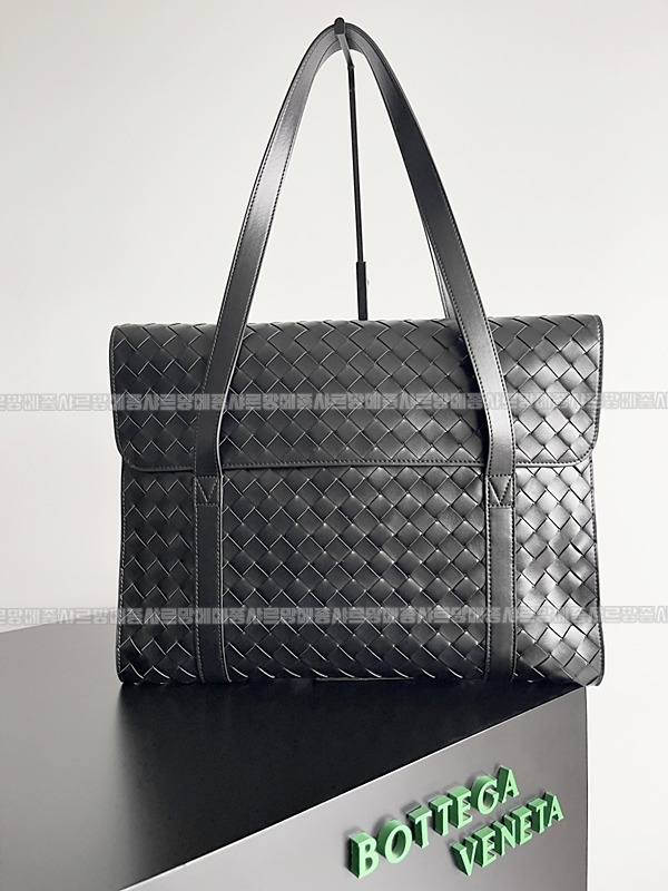 보테가베네타포토폴리오브리프케이스 20260221-171338-001루.jpg