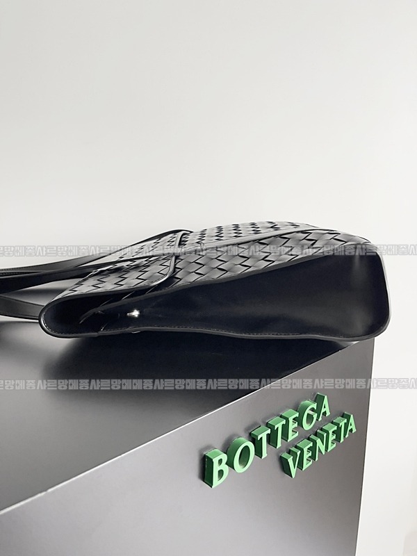 보테가베네타포토폴리오브리프케이스 20260221-171338-002루.jpg