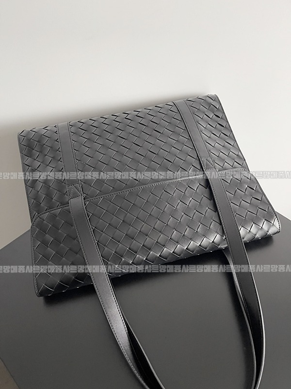 보테가베네타포토폴리오브리프케이스 20260221-171338-004루.jpg