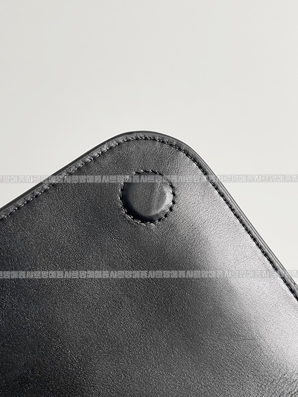 보테가베네타포토폴리오브리프케이스 20260221-171338-005루.jpg