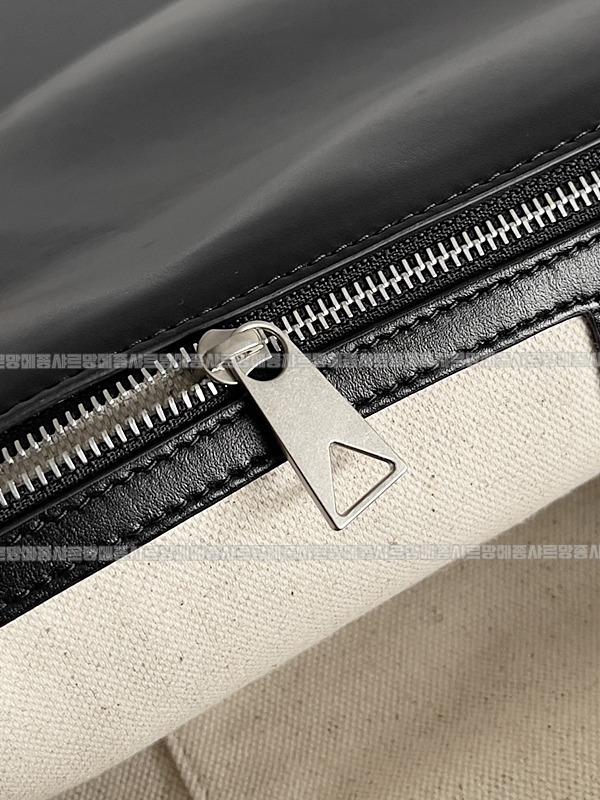 보테가베네타포토폴리오브리프케이스 20260221-171338-007루.jpg