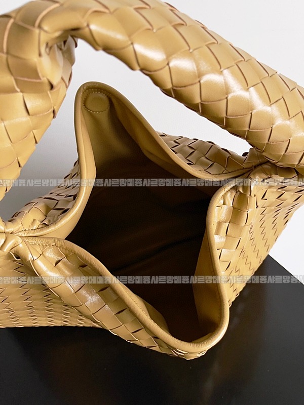 보테가베네타라지홉 20260221-173521-007루.jpg