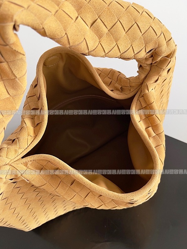 보테가베네타라지홉 20260221-174045-002루.jpg