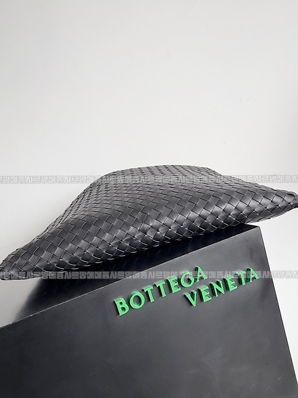 보테가베네타라지홉 20260221-174853-005루.jpg